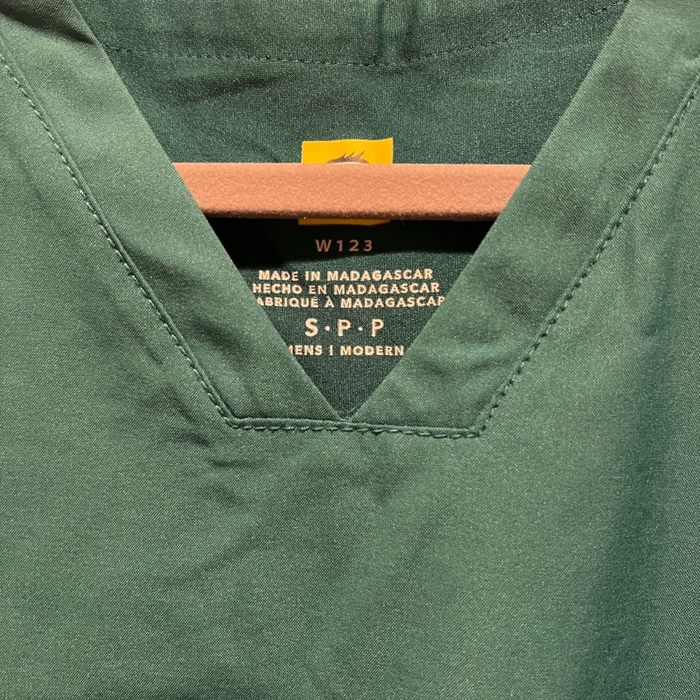 Scrub set - Picture 5 of 5
